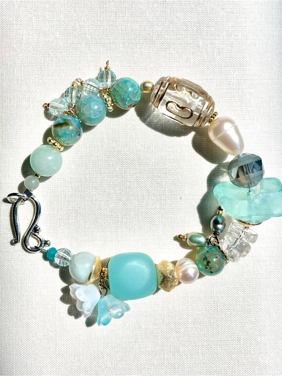 Jewelry - NWOT Artisan Aqua Fire Agate Beaded Women's Bracelet
